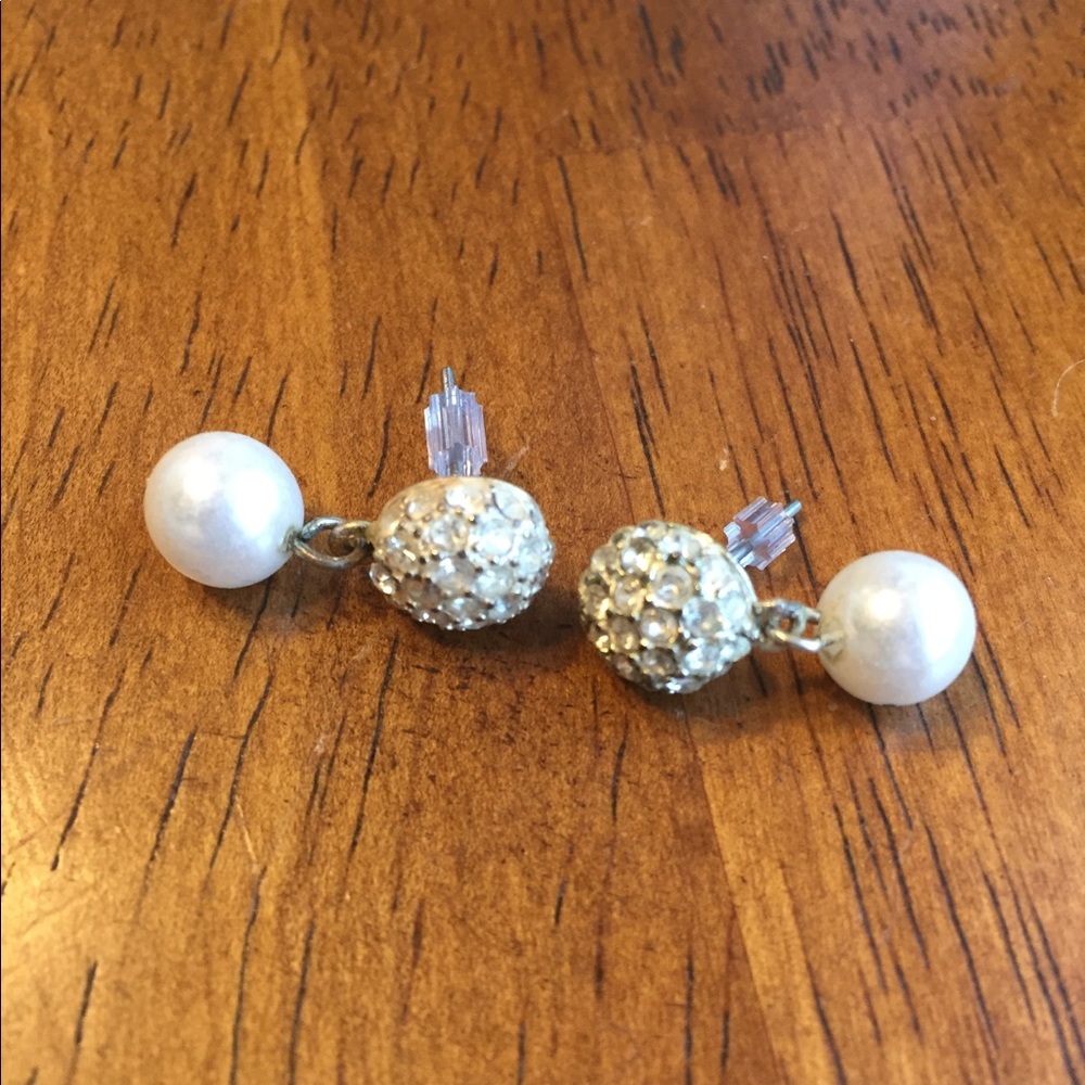 Dangle drop earrings